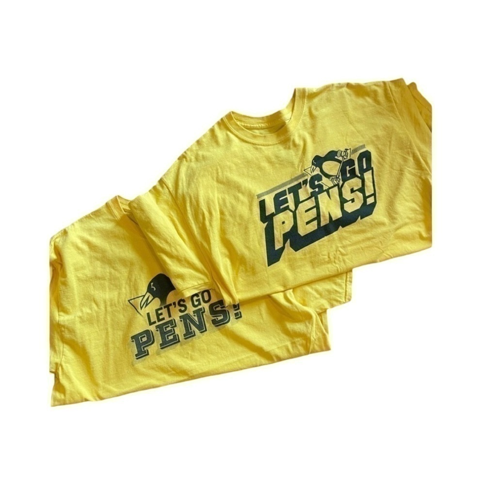 🎉2/$10 Penguin tshirt bundle XL